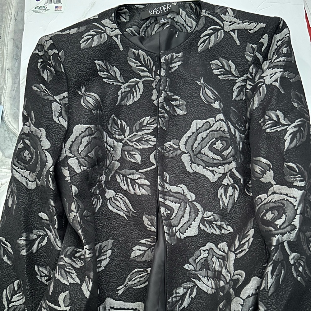 Beautiful embroidered blazer with silver embroidery